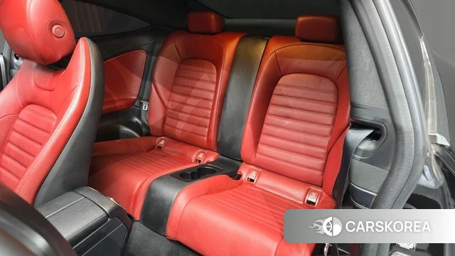 Mercedes-Benz C-Class W205 2021 Черный из Кореи, фото 2