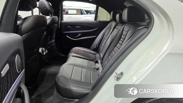 Mercedes-Benz E-Class W213 2022 Белый из Кореи, фото 2