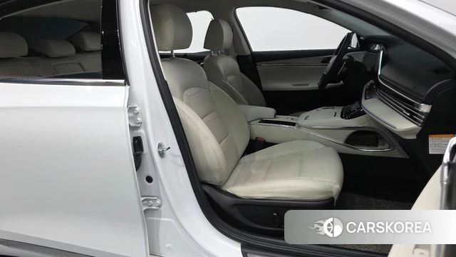 Hyundai The New Grandeur IG Hybrid 2022 Белый из Кореи, фото 2