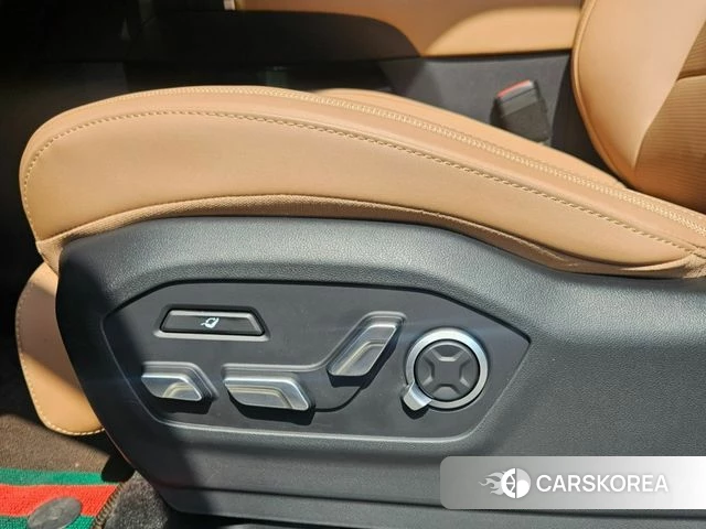 Hyundai Santa Fe (MX5) 2024 Белый из Кореи, фото 2