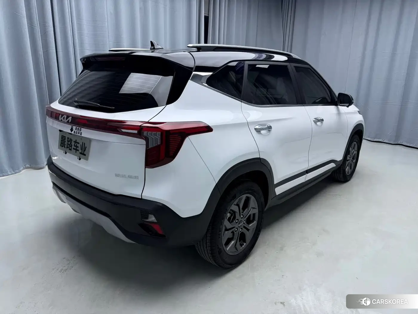 Kia Seltos 2023 Белый из Китая, фото 2