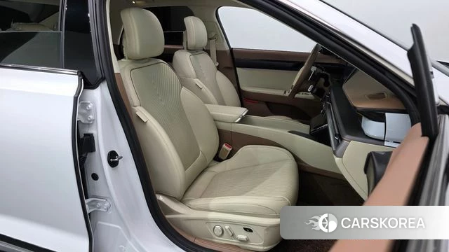 Hyundai Grandeur Hybrid (GN7) 2023 Белый из Кореи, фото 2