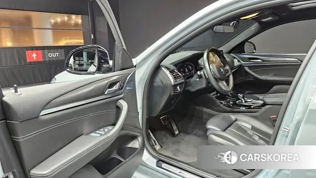 BMW X4 (G02) 2023 Серебристо-серый из Кореи, фото 2