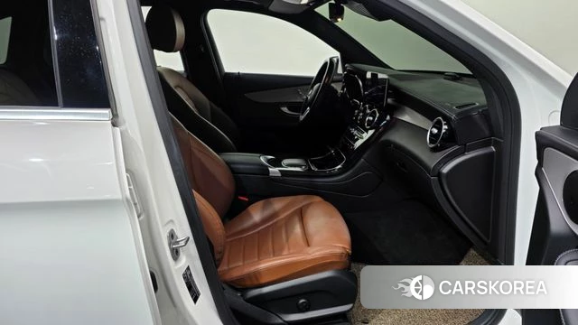 Mercedes-Benz GLC-Class X253 2022 Белый из Кореи, фото 2