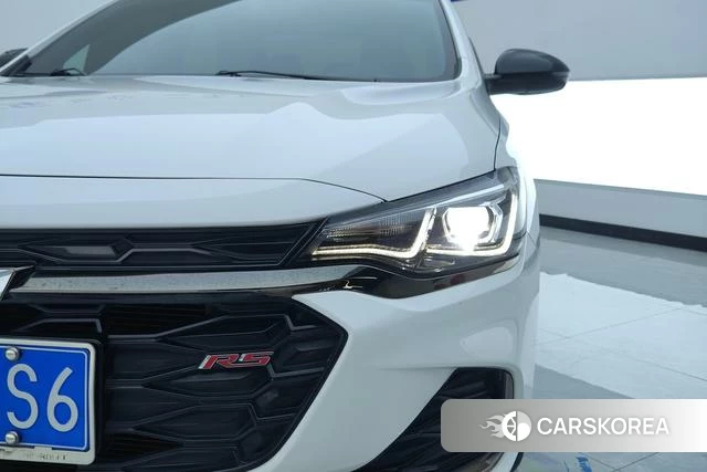Chevrolet Cruze 2022 Белый из Китая, фото 2