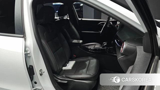 Chevrolet (GM Daewoo) Trax Crossover 2023 Белый из Кореи, фото 2