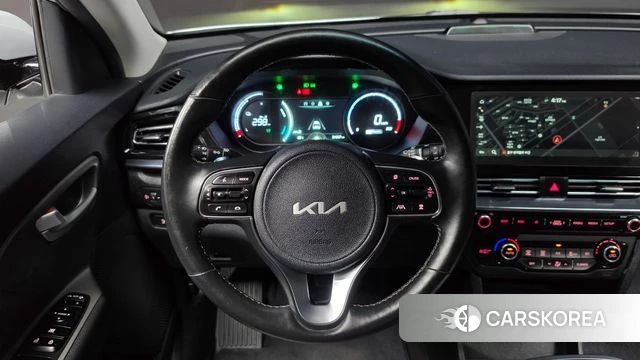 Kia Niro Plus 2022 Серебряный из Кореи, фото 2