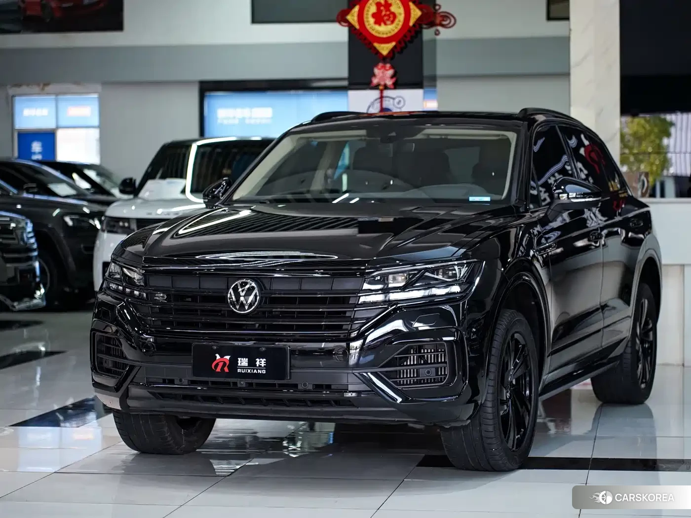 Volkswagen Touareg 2024 Черный из Китая, фото 2