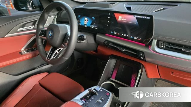BMW iX1 (U11) 2025 Белый из Кореи, фото 2