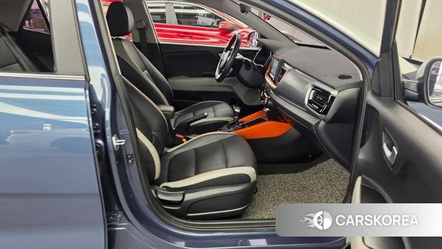 Kia Stonic 2018 Синий из Кореи, фото 2