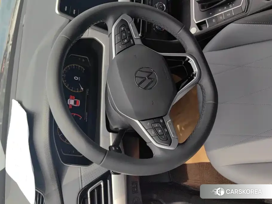 Volkswagen Lavida 2024 Черный из Китая, фото 2