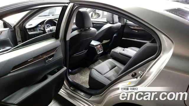 Lexus New ES300h 2018 Серебряный из Кореи, фото 2