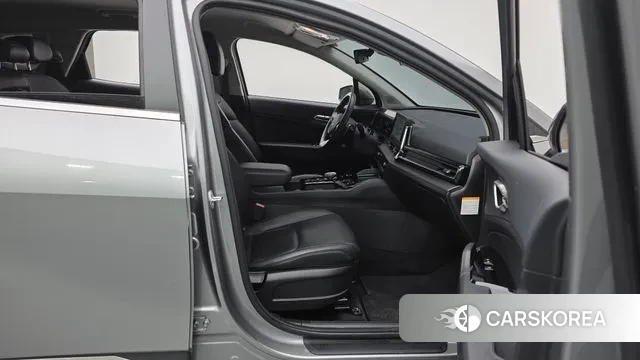 Kia Sportage 5th Generation Hybrid 2022 Серебристо-серый из Кореи, фото 2