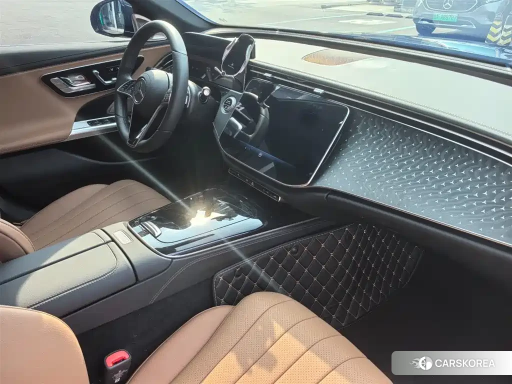 Mercedes-Benz E-Class 2025 Черный из Китая, фото 2