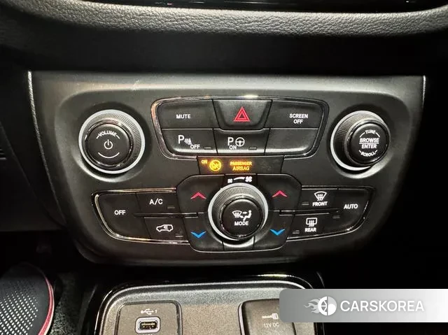 Jeep Compass 2nd Generation 2021 Серый из Кореи, фото 2