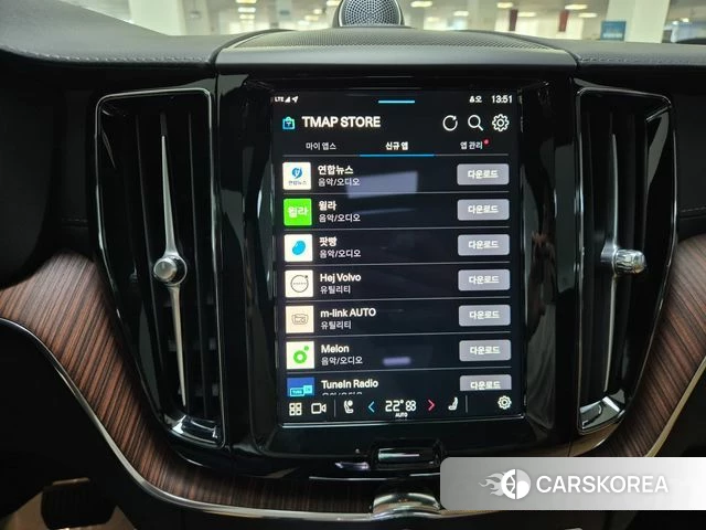 Volvo XC60 second Generation 2024 Белый из Кореи, фото 2