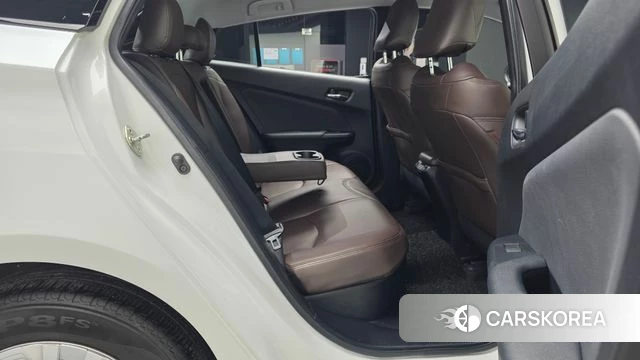 Toyota Prius 4th Generation 2022 Белый из Кореи, фото 2