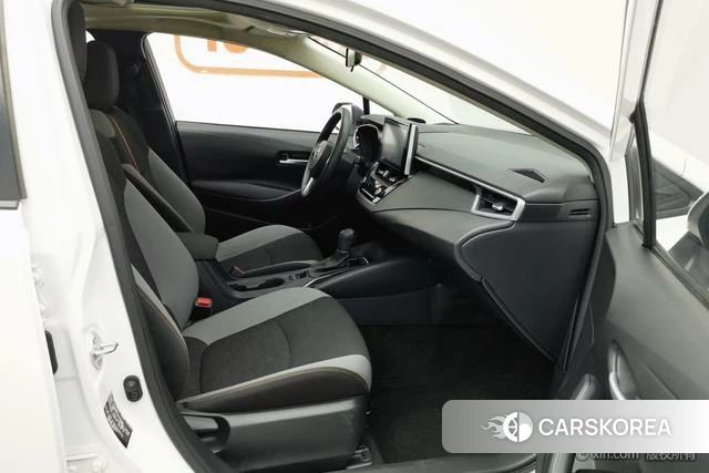 Toyota Corolla 2023 Белый из Китая, фото 2