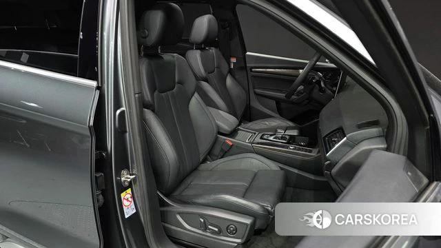 Audi Q5 (FY) 2023 Серый из Кореи, фото 2