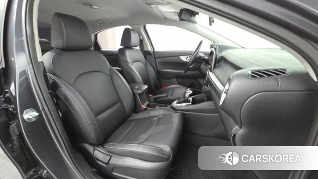 Kia The New K3 2nd generation 2021 Серый из Кореи, фото 2