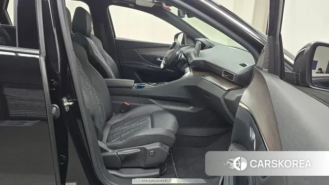 Peugeot 5008 second generation 2024 Черный из Кореи, фото 2