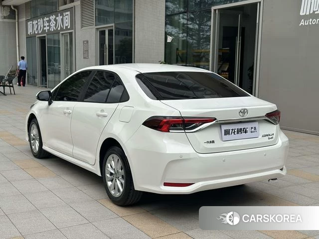 Toyota Corolla 2022 Белый из Китая, фото 2