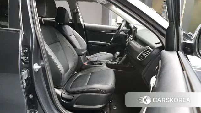 Kia Seltos 2022 Серый из Кореи, фото 2