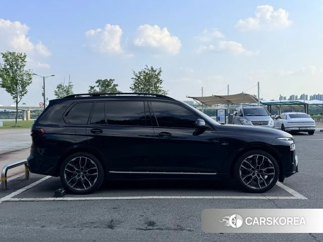 BMW X7 (G07) 2025 Черный из Кореи, фото 2