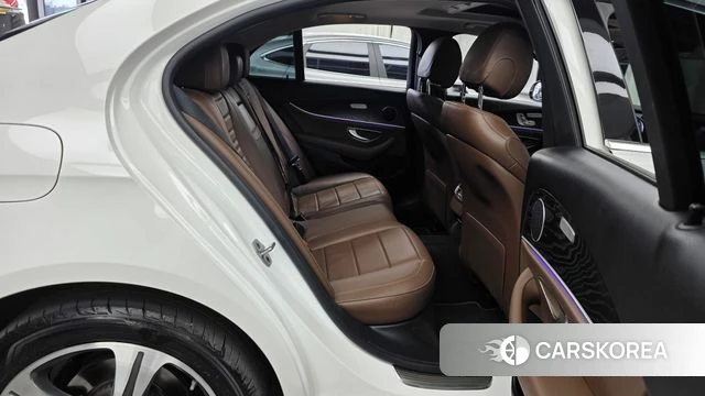 Mercedes-Benz E-Class W213 2019 Белый из Кореи, фото 2