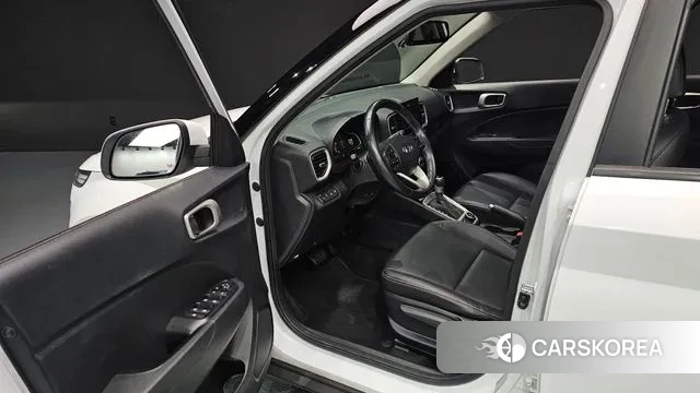 Hyundai Venue 2023 Белый из Кореи, фото 2