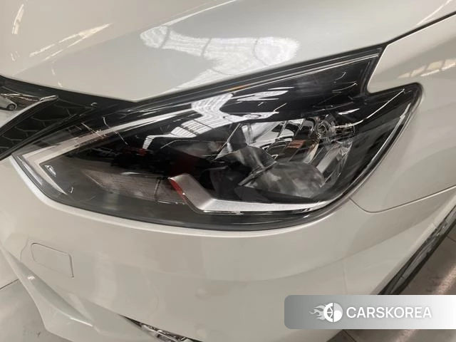 Nissan Xuan Yi 2023 Белый из Китая, фото 2