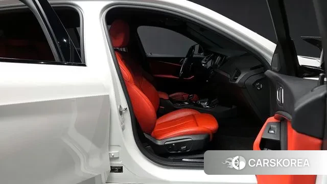 BMW 1 Series (F40) 2021 Белый из Кореи, фото 2