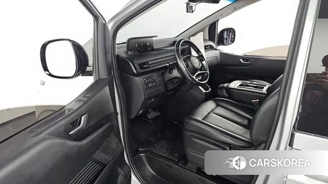 Hyundai Staria 2022 Серебристо-серый из Кореи, фото 2