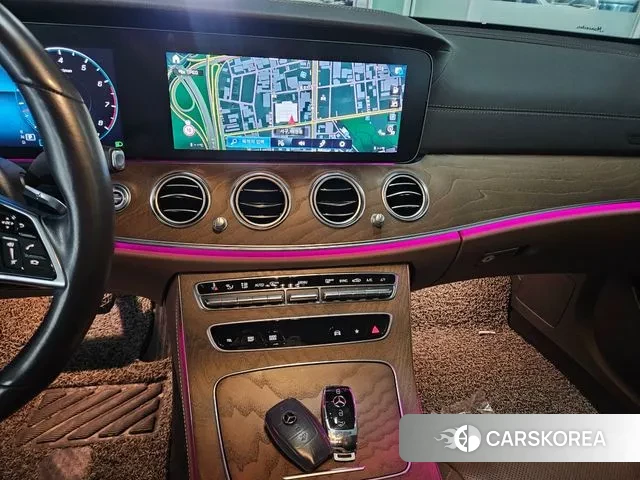 Mercedes-Benz E-Class W213 2022 Черный из Кореи, фото 2