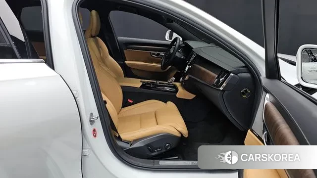 Volvo S90 2024 Белый из Кореи, фото 2