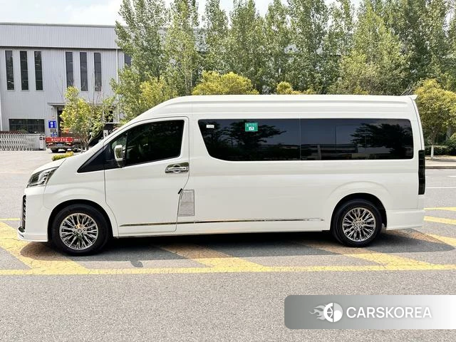 Toyota Hiace 2025 Белый из Китая, фото 2