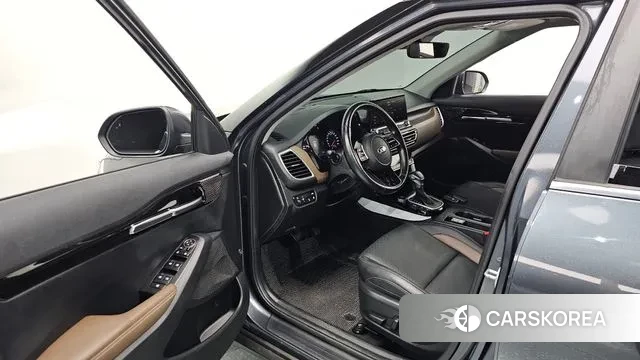 Kia Seltos 2020 Серый из Кореи, фото 2