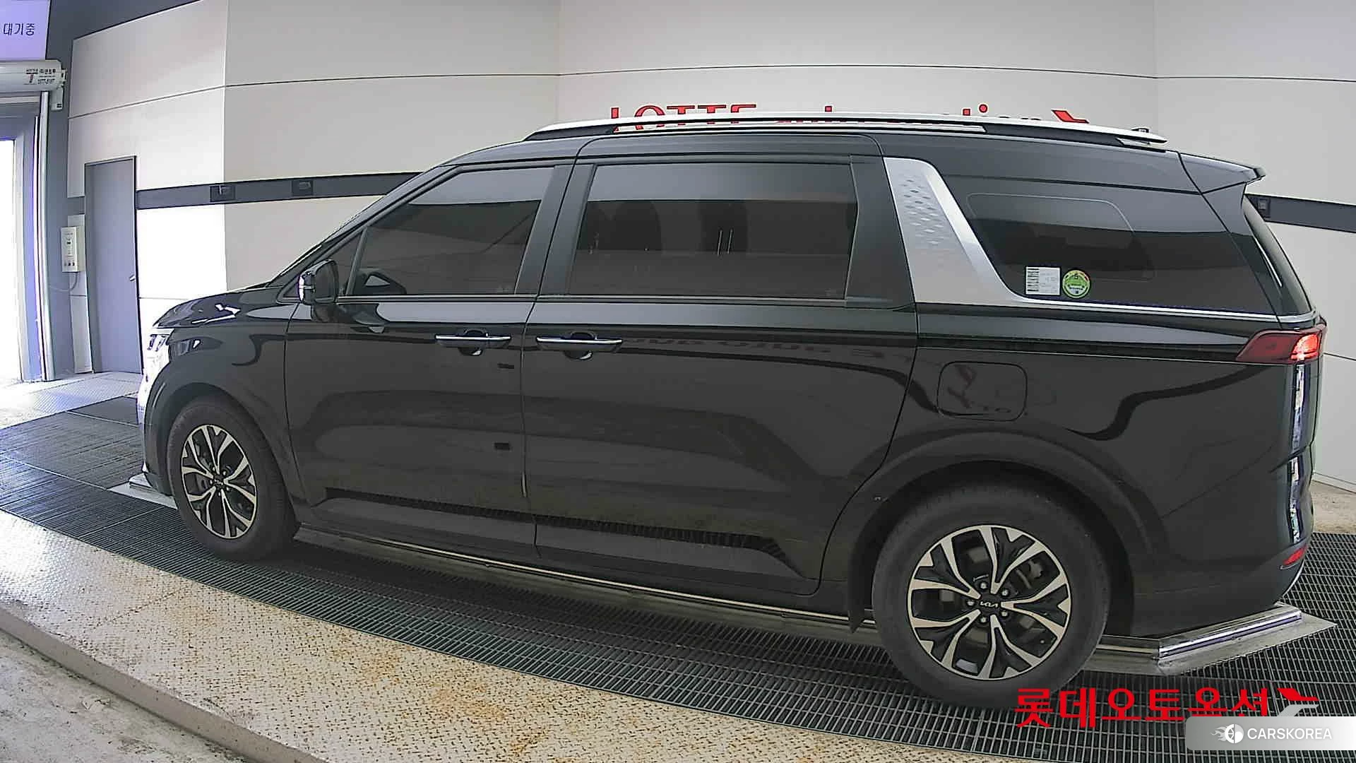 Kia Carnival 2023 Aurora Black Pearl из Кореи, фото 2