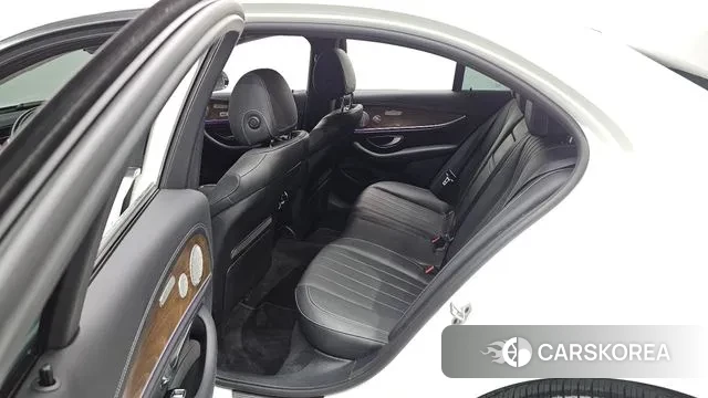 Mercedes-Benz E-Class W213 2020 Белый из Кореи, фото 2