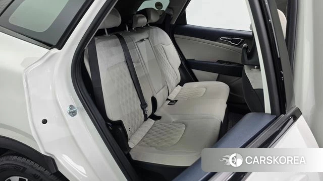 Kia Sportage 5th Generation Hybrid 2022 Белый из Кореи, фото 2