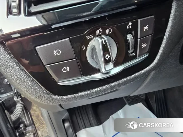 BMW 5 Series (G30) 2018 Серый из Кореи, фото 2