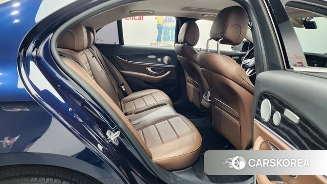 Mercedes-Benz E-Class W213 2018 Синий из Кореи, фото 2
