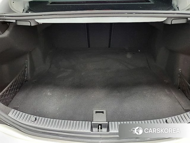 Mercedes-Benz C-Class W205 2018 Белый из Кореи, фото 2