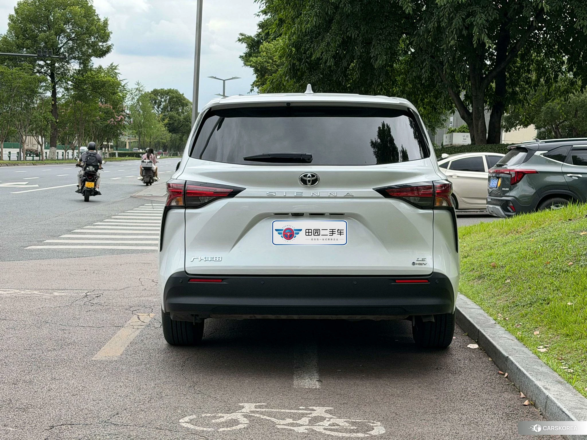 Toyota Sienna 2024 Белый из Китая, фото 2