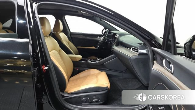 Kia K5 3rd generation 2023 Черный из Кореи, фото 2