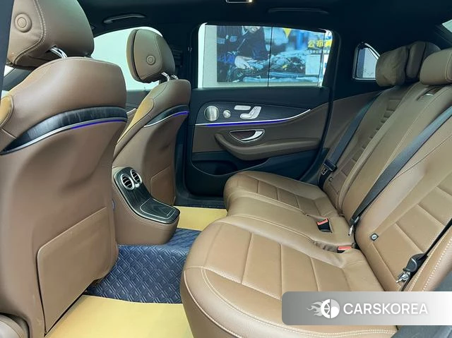 Mercedes-Benz E-class 2022 Черный из Китая, фото 2