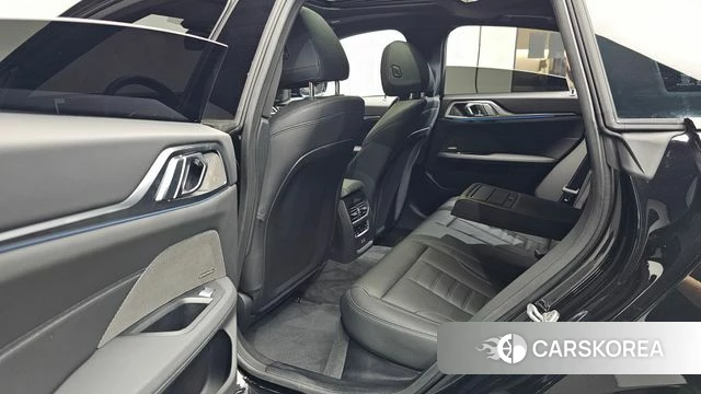 BMW i4 2026 Черный из Кореи, фото 2