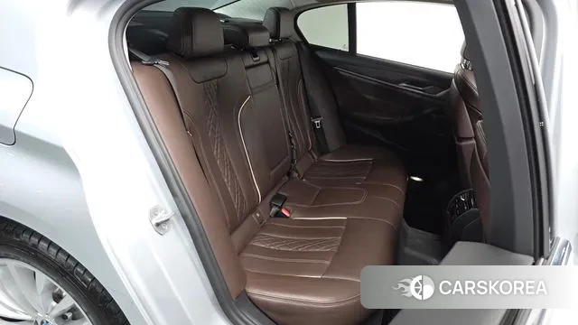 BMW 5 Series (G30) 2020 Серебряный из Кореи, фото 2