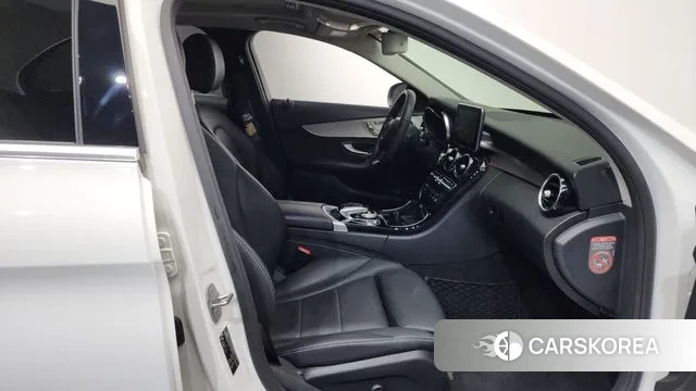 Mercedes-Benz C-Class W205 2018 Белый из Кореи, фото 2