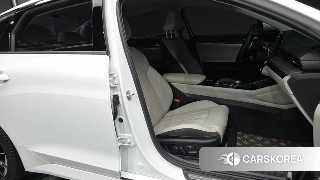 Kia The New K5 3rd generation 2024 Белый из Кореи, фото 2